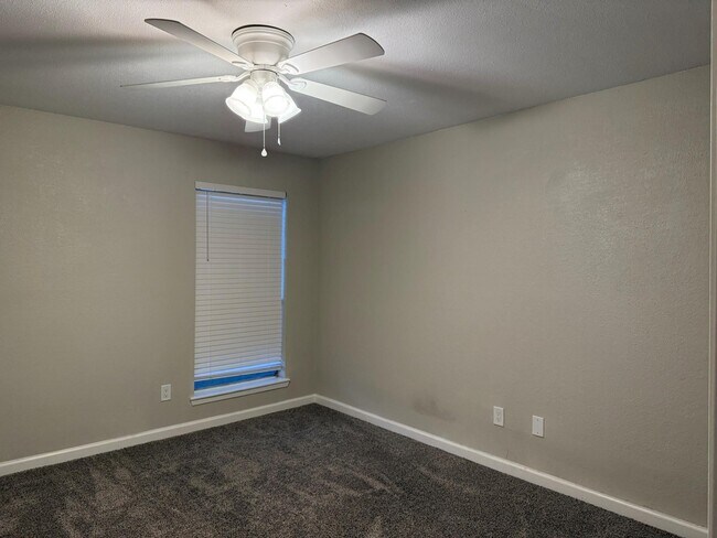 Building Photo - 16303 Lyons School Rd