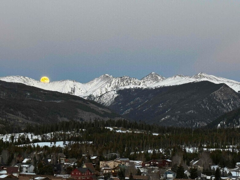 Building Photo - 80 Mule Deer Ct