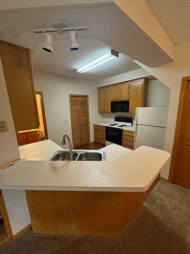 Building Photo - 4275 Merrimac Lane North