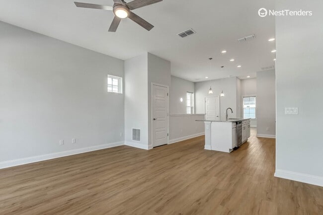 Building Photo - Amelia Island Coastal Charmer!