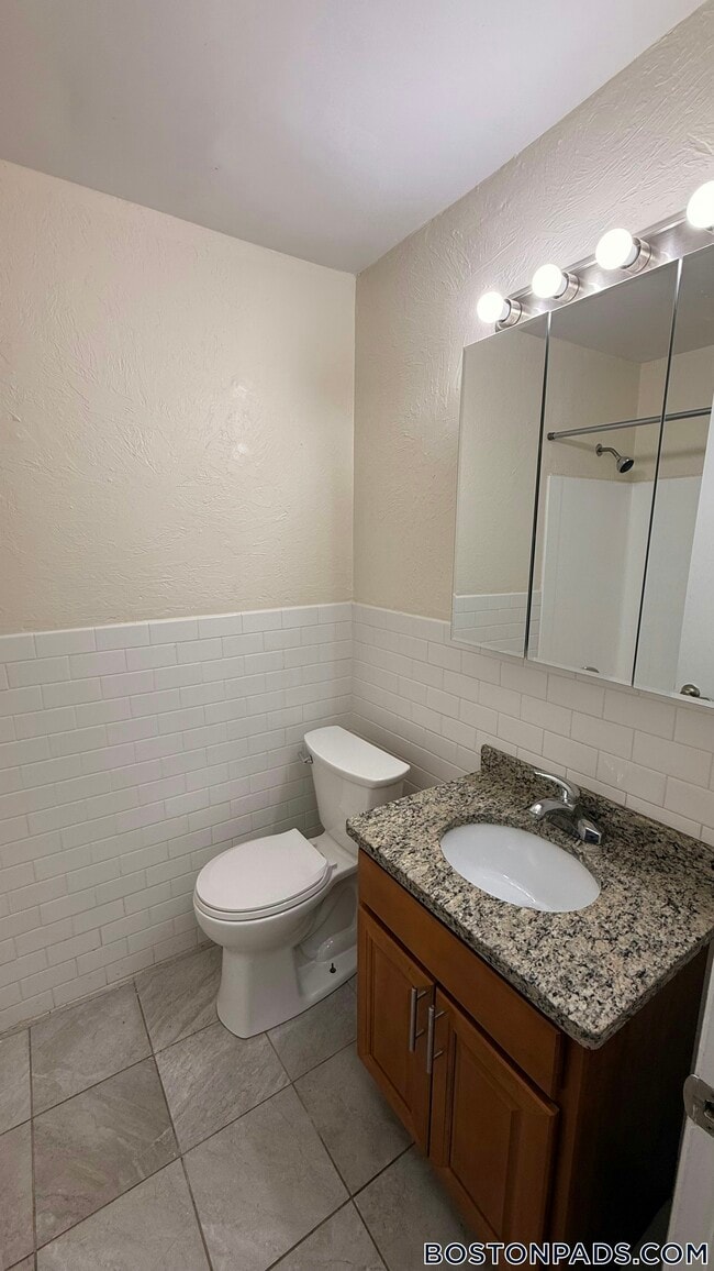 Building Photo - 12 Westgate Dr