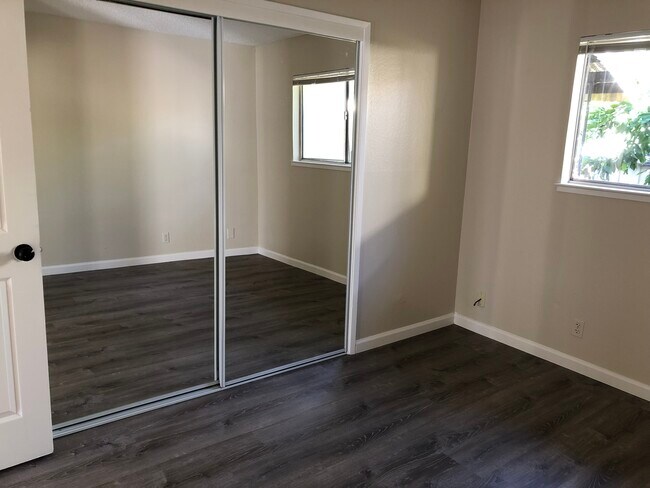 Building Photo - 125 El Toro Ct