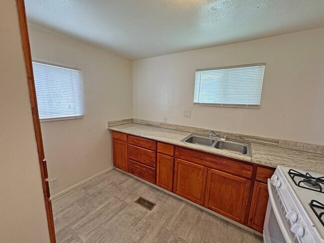 Building Photo - 70210 CA-111