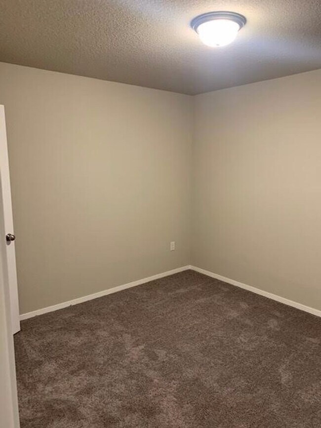 Building Photo - Spacious and Comfy 4 bedroom house in Bentonville! FOR RENT