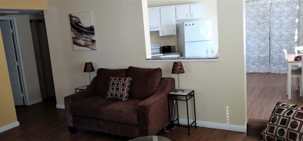 Building Photo - 5151 Pioneer Ave