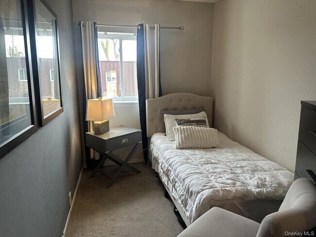 Building Photo - 200 Hilton Ave