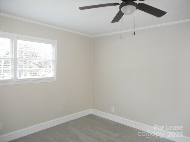 Building Photo - 1210 Norland Rd