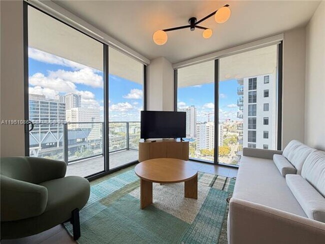 Building Photo - 11 NE 6th St