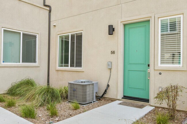 Building Photo - 5224 Beachfront Cove St