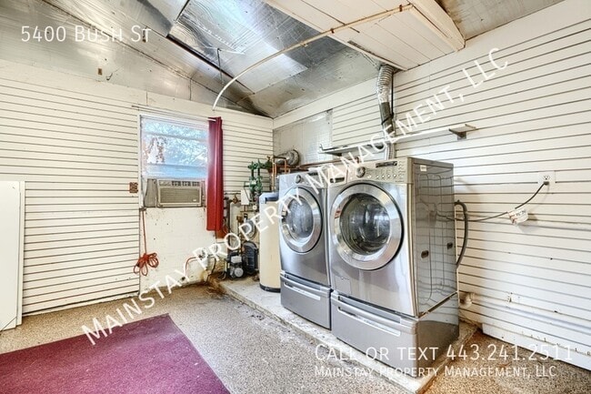 Building Photo - 5400 Bush St