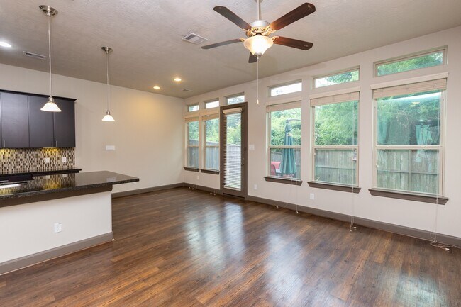 Building Photo - 87 Aventura Pl