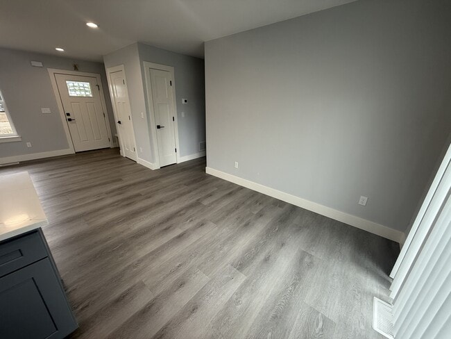 Building Photo - 5364-5364 S Gilca Pl