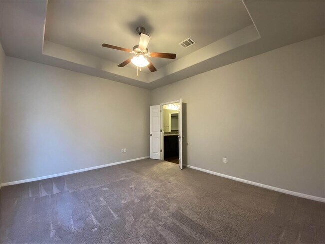 Building Photo - 2304 S Lakeline Blvd