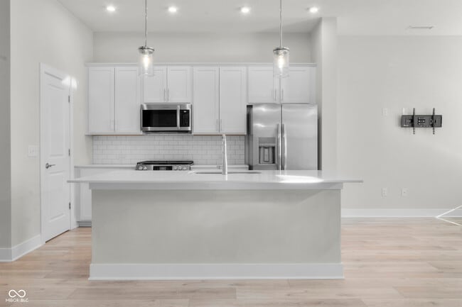 Building Photo - 812 Kinzer Ave