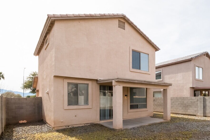 Building Photo - 11414 W Apache St