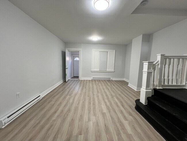 Building Photo - Renovated 3bd/1bth House with Rear yard!! SECTION 8 ONLY!!