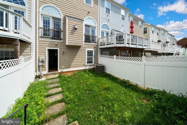 Building Photo - 3616 Sprigg St S