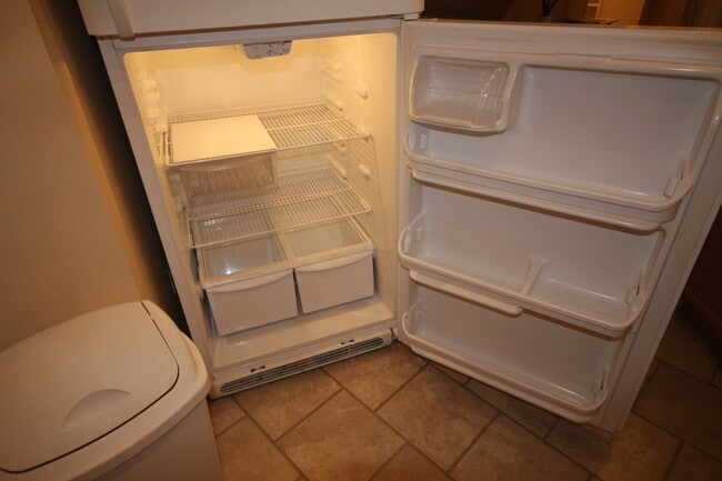 Building Photo - 289 Lionel Ln