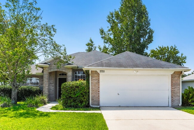 Building Photo - 3701 Woodbriar Dr