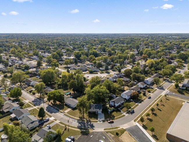 Building Photo - 299 Lombard Rd