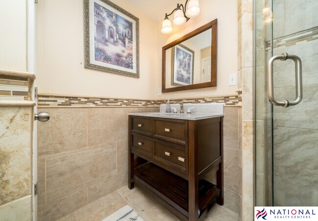 Building Photo - 37709 Glengrove Dr