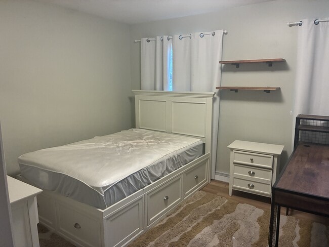 Building Photo - 2285 E Carriage Hill Dr