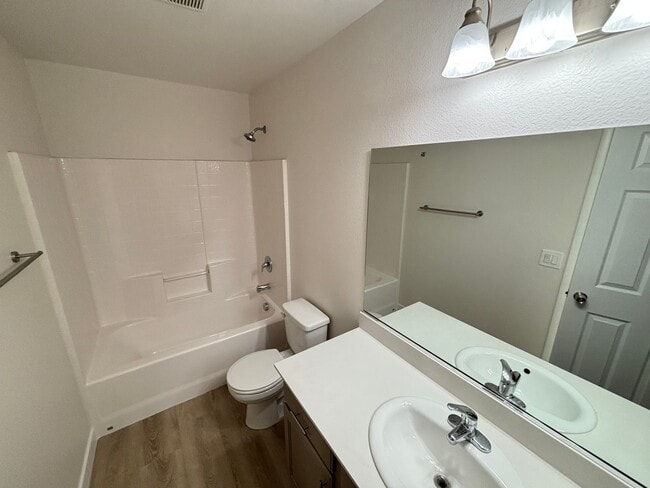 Building Photo - 1729 Ronzard Ave