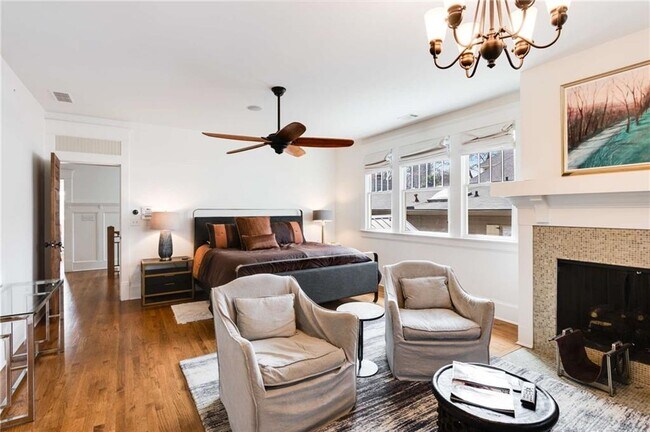 Building Photo - 349 9th St NE