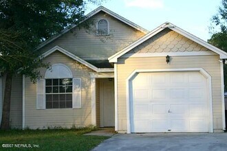 Building Photo - Charming Cottage Feel in Middleburg