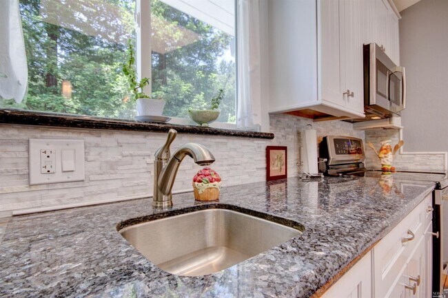 Building Photo - 3340 Terra Linda Dr