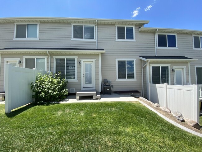 Building Photo - 15355 Tarawa Dr