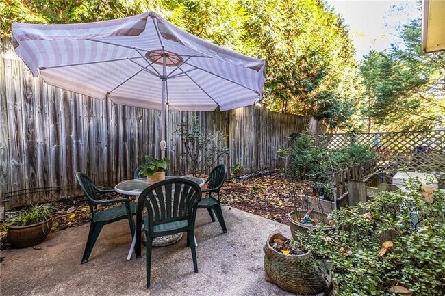 Building Photo - 520 Park Ave SE