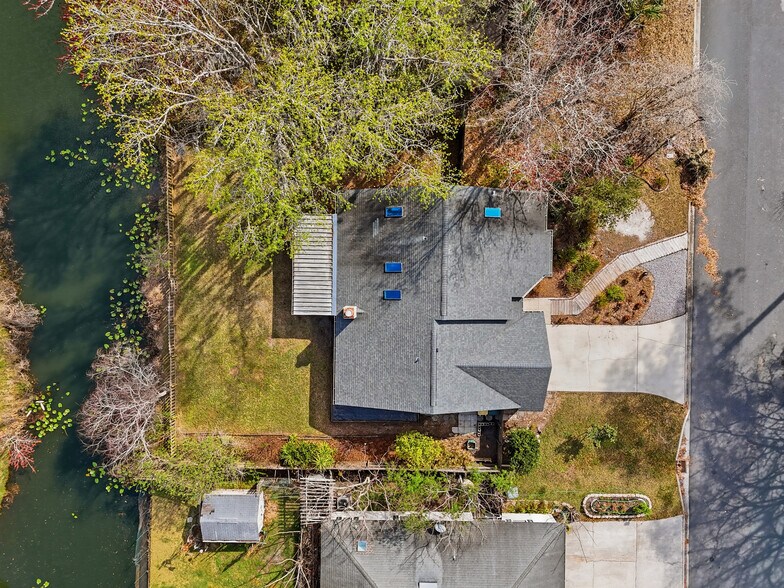 Building Photo - 11149 Losco Junction Dr S