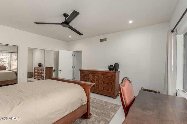 Building Photo - 3001 Ironwood Rd