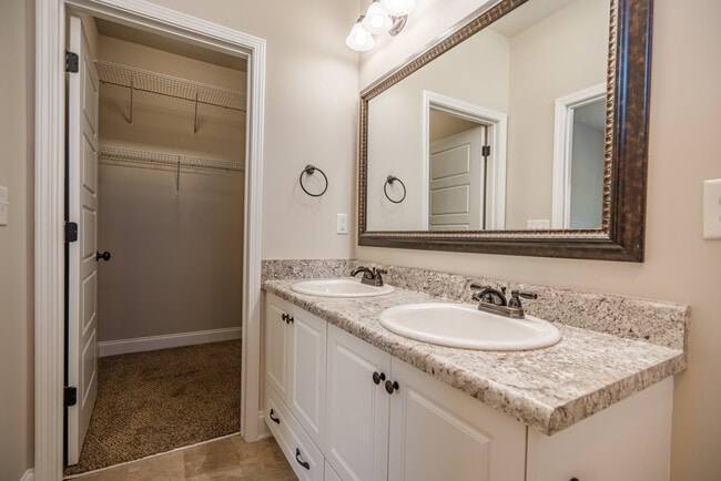 Building Photo - 600 Trellis Square