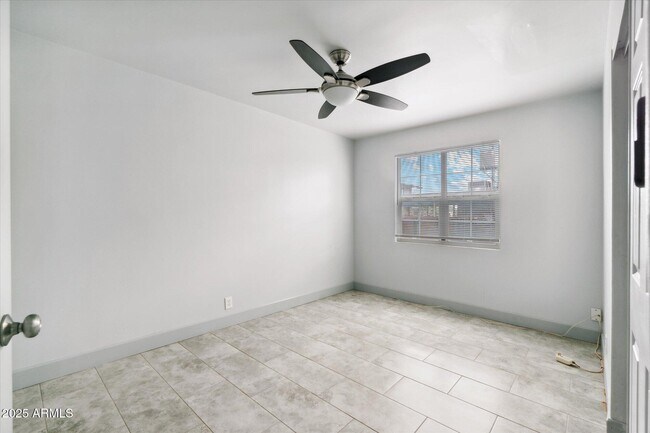 Building Photo - 3641 N 15th Ave
