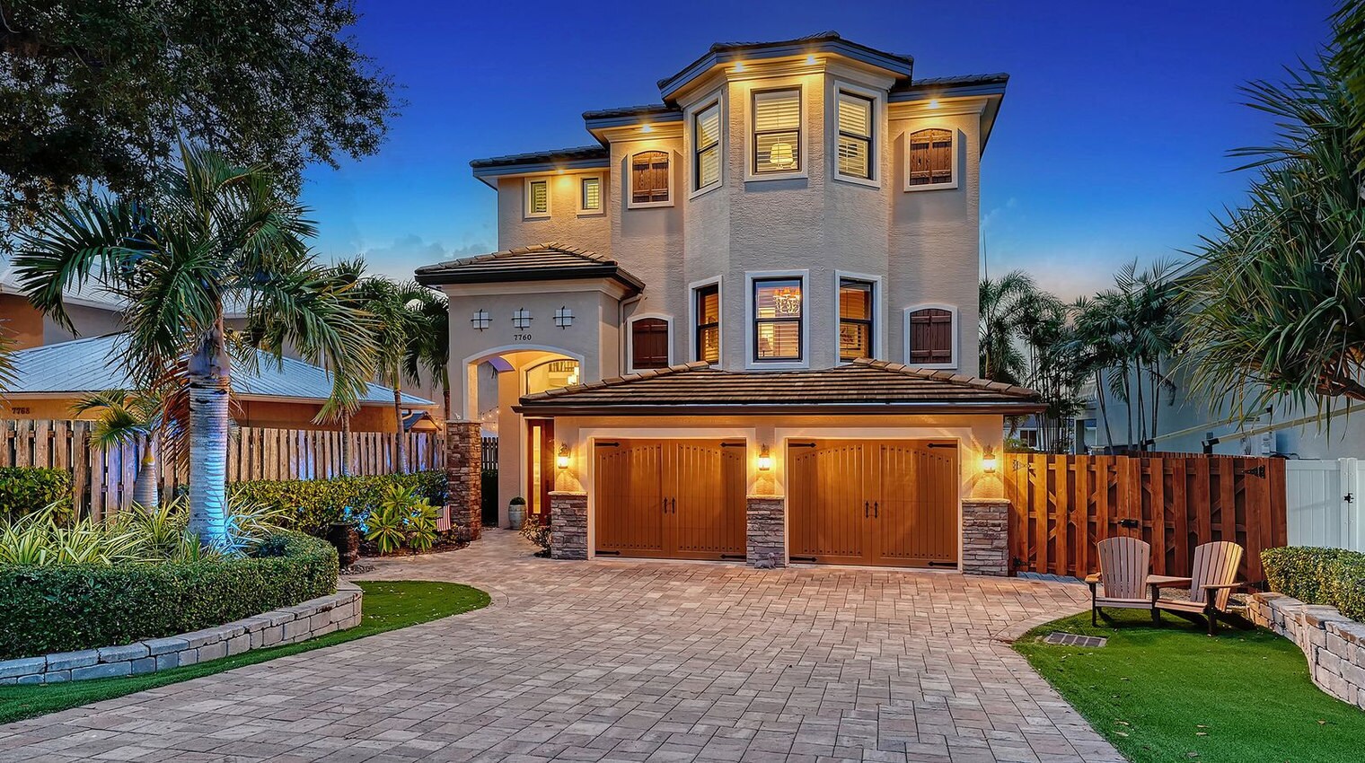 Building Photo - 7760 Holiday Dr
