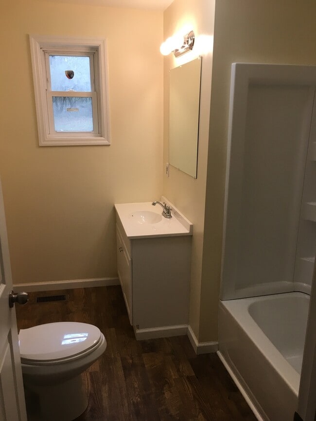 Building Photo - HOGANSVILLE- 604 Elm St 2 Bedroom 1 Bath