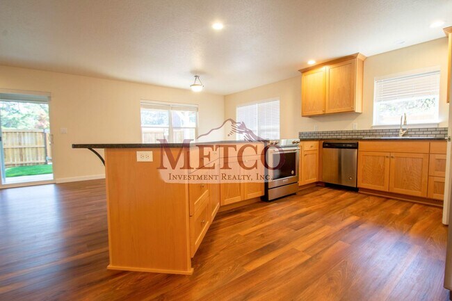 Building Photo - 07802