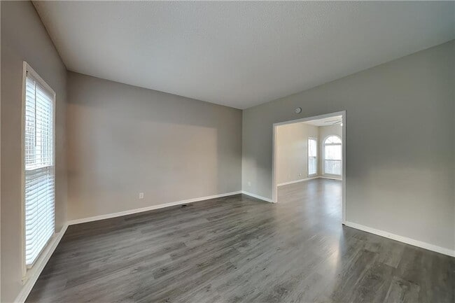 Building Photo - 1717 Victoria Way NW