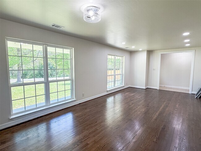 Building Photo - 7142 State Hwy 75 S