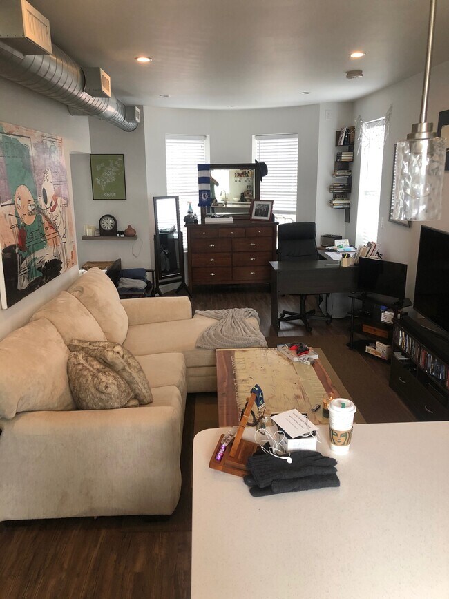 Building Photo - 105 Broadway