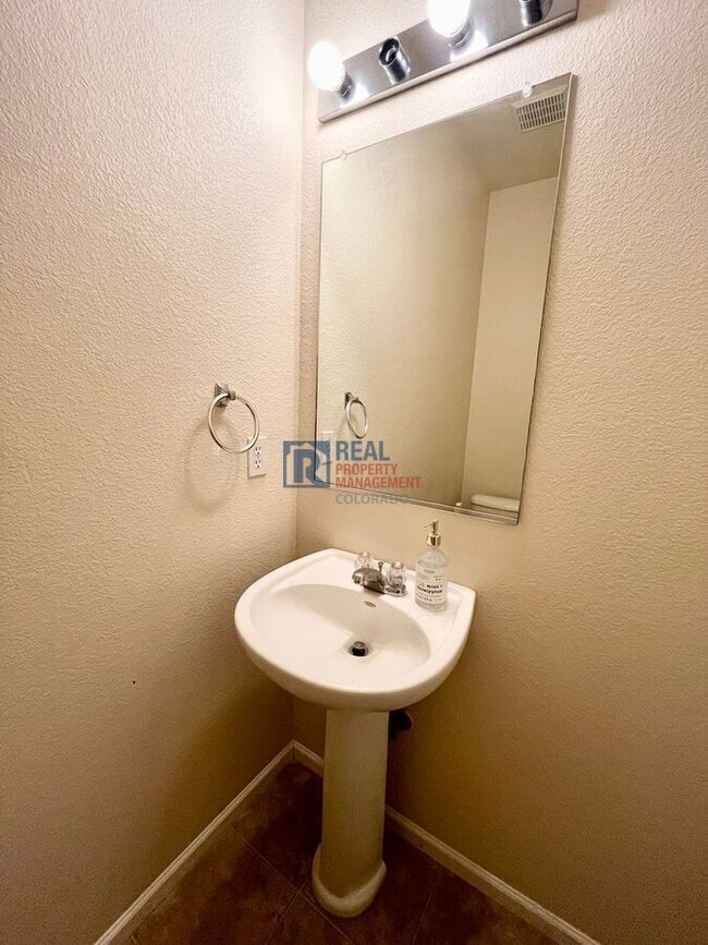 Building Photo - 2575 Shannara Grove