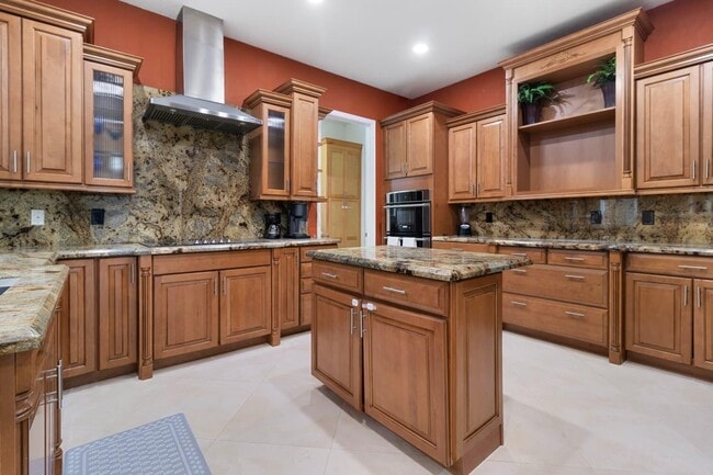 Building Photo - 6301 SW 58th Ct