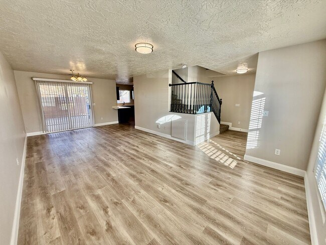 Building Photo - 1065 N 1620 W