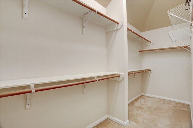 Building Photo - 2707 Sterling Fields Dr