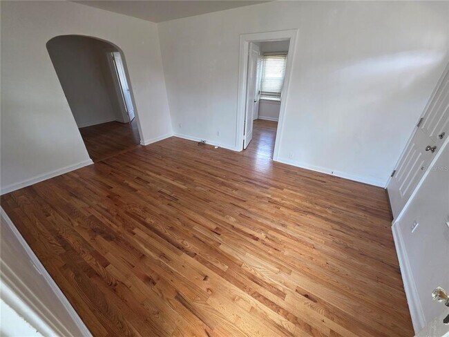 Building Photo - 807 N Thornton Ave