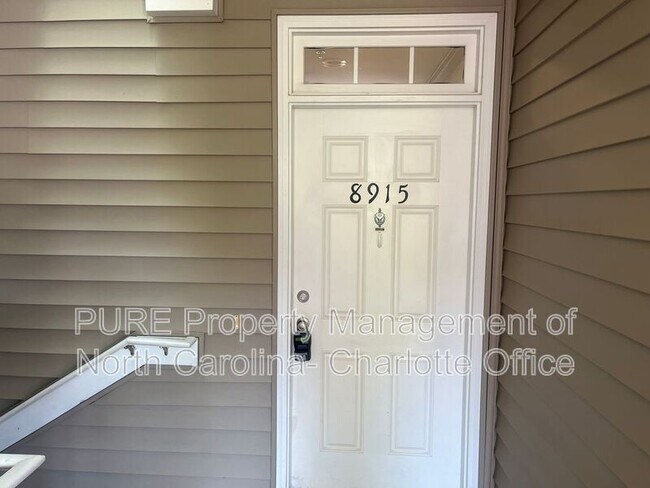 Building Photo - 8915 Rosalyn Glen Rd