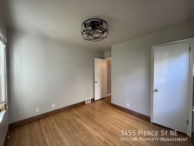 Building Photo - 3455 Pierce St NE