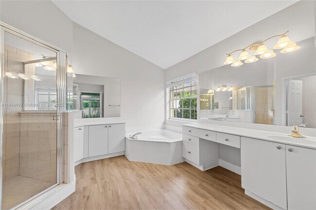 Building Photo - 2587 Jardin Ct